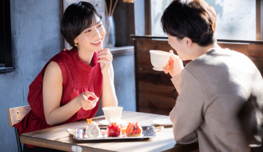 もう会話で悩まない！職場の雑談・恋愛デートで使える「人に好かれる会話術」とは？